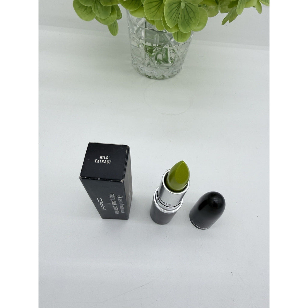 Mac Frost Lipstick Wild Extract Full Size 3 g / 0.10 Oz.