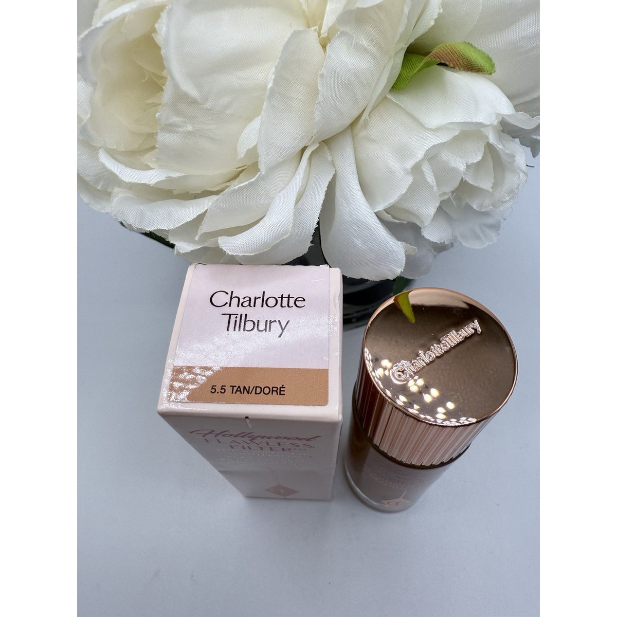 Charlotte Tilbury Hollywood Flawless Filter For A Superstar Youth Glow 5.5 Tan