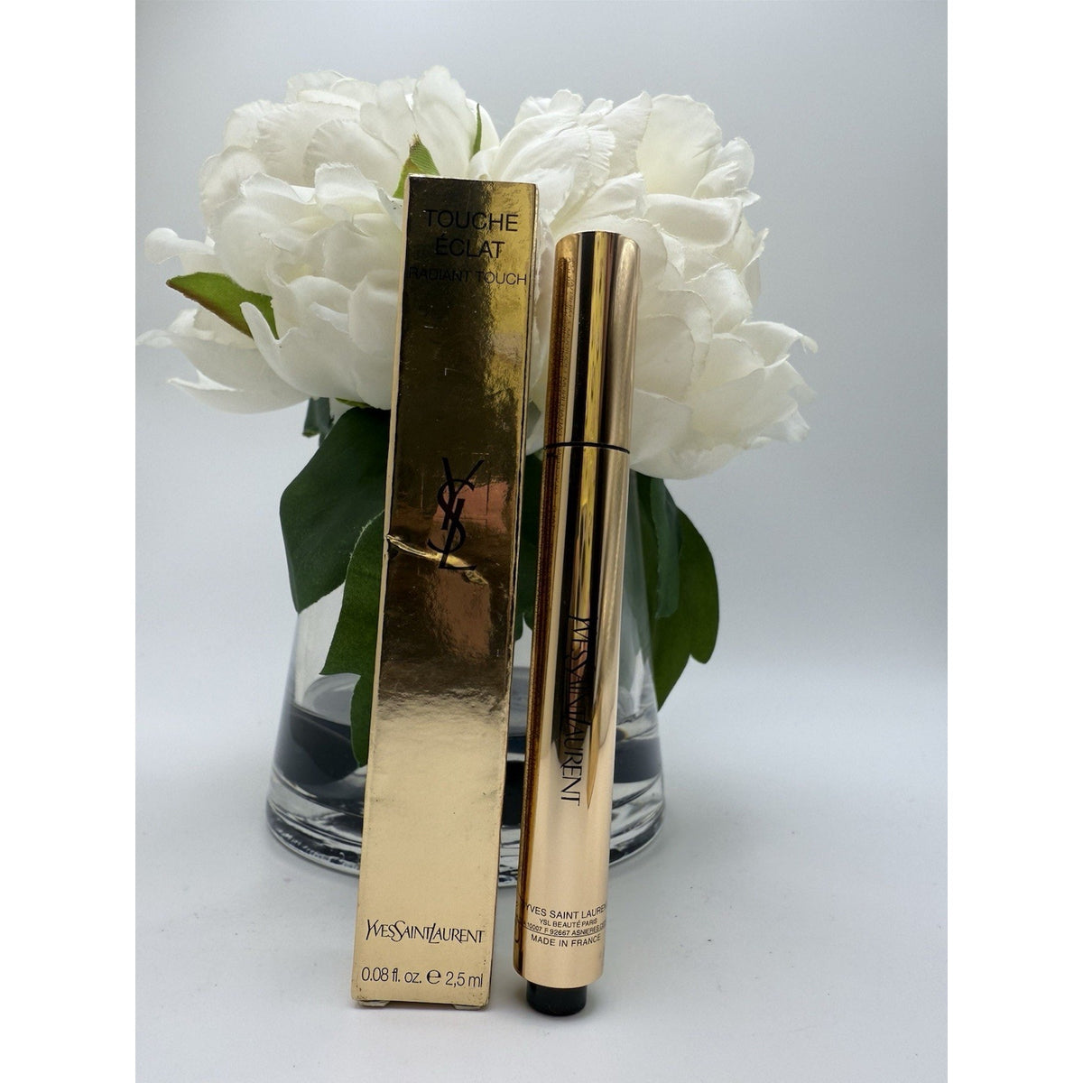 YVES SAINT LAURENT Touche Eclat Radiant Concealer 2 Luminous Ivory 2.5ML