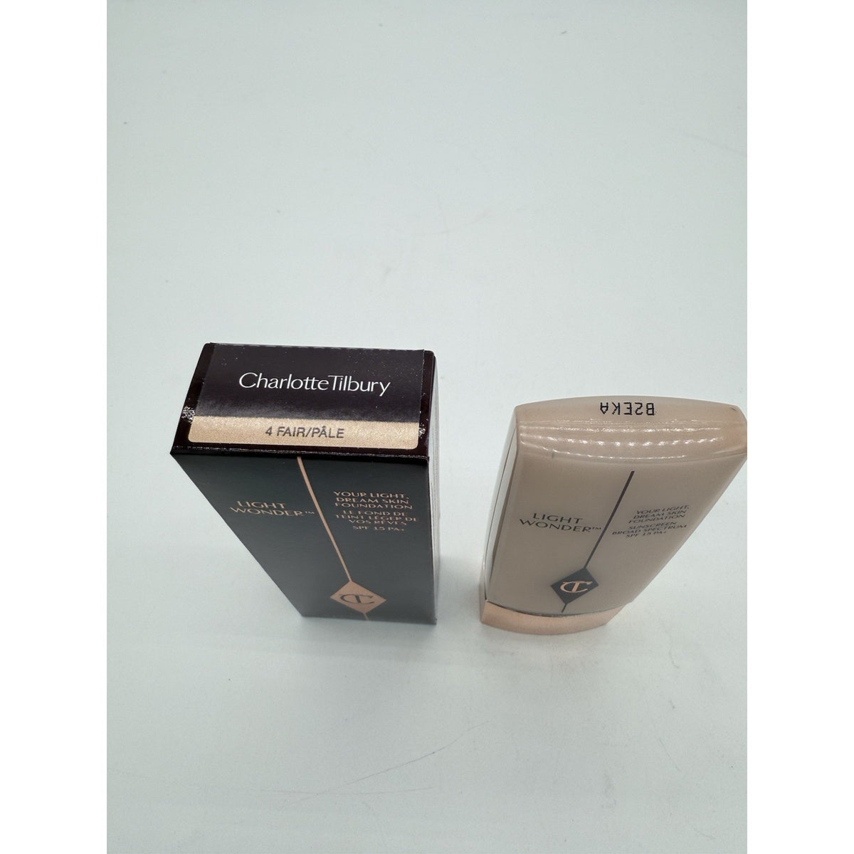 Charlotte Tilbury Light Wonder Foundation 4 Fair / Pale 40ml / 1.3fl.oz