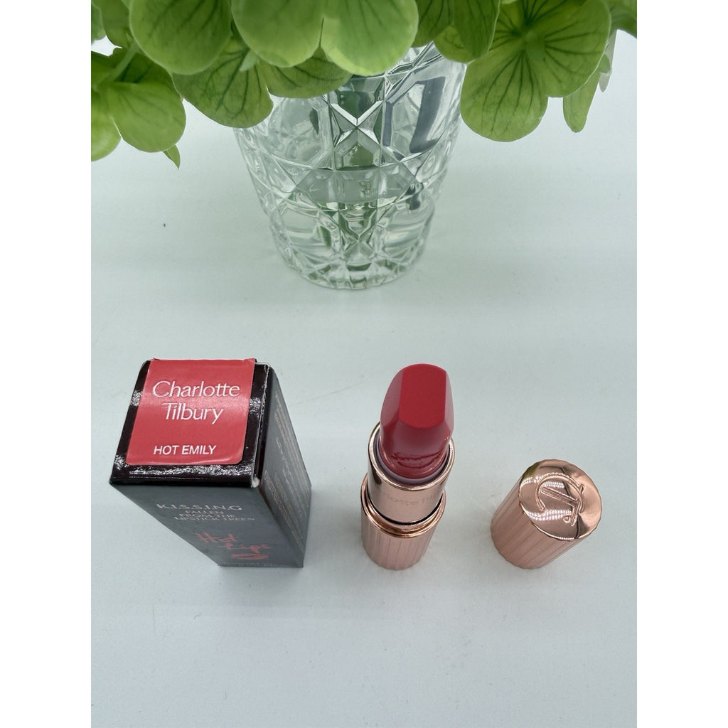 Charlotte Tilbury K.I.S.S.I.N.G Hot Lips Lipstick Hot Emily 3.5g / 0.12oz