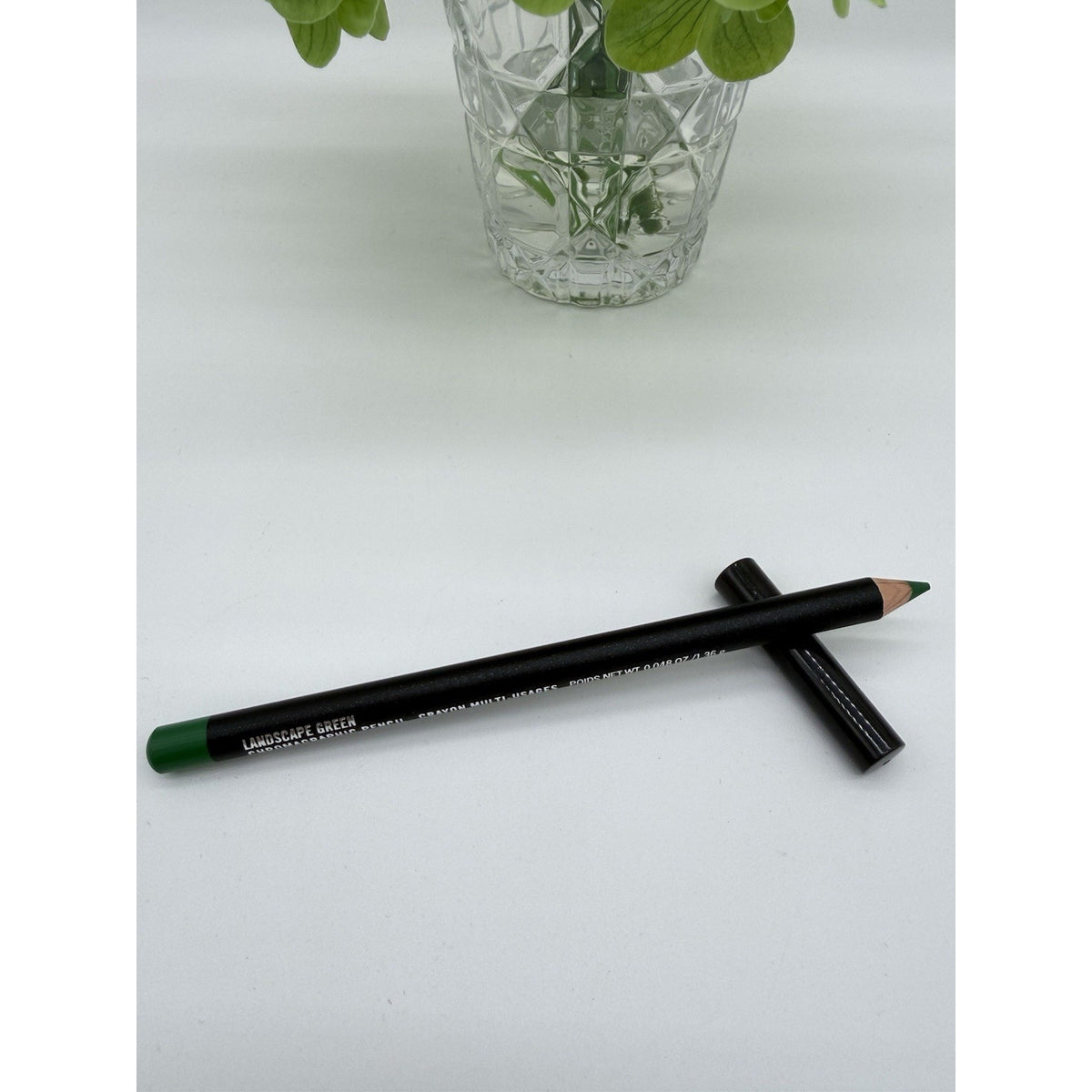 MAC Chromagraphic Pencil Landscape Green 1.36g/0.048oz