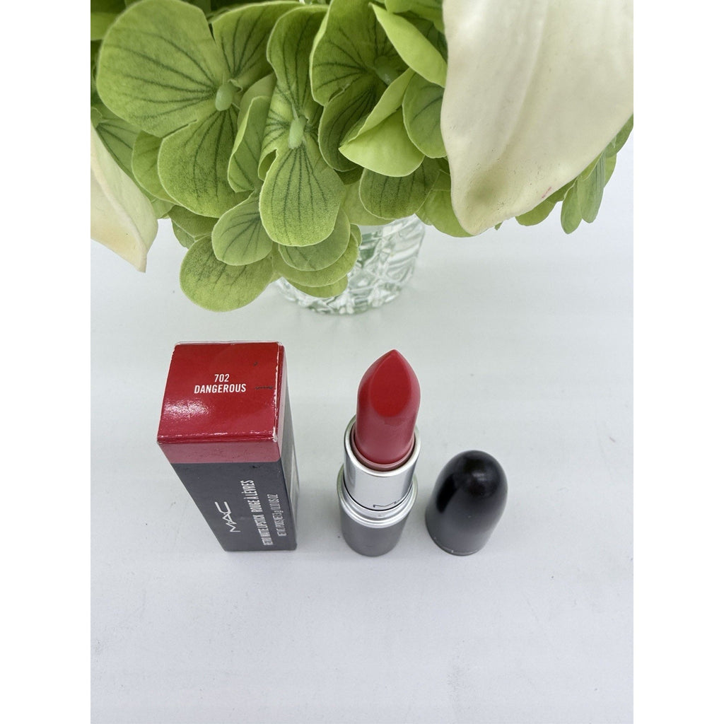 MAC Cosmetics Retro Matte Lipstick 702 Dangerous 0.1oz / 3g