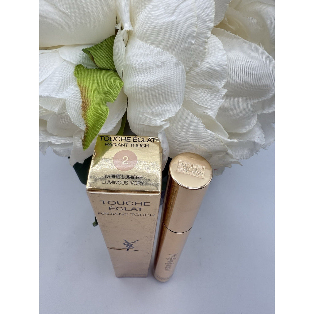 YVES SAINT LAURENT Touche Eclat Radiant Concealer 2 Luminous Ivory 2.5ML