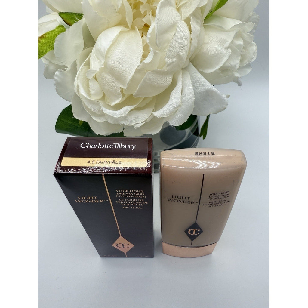 Charlotte Tilbury Light Wonder Foundation 4.5 Fair / Pale 40ml / 1.3fl.oz