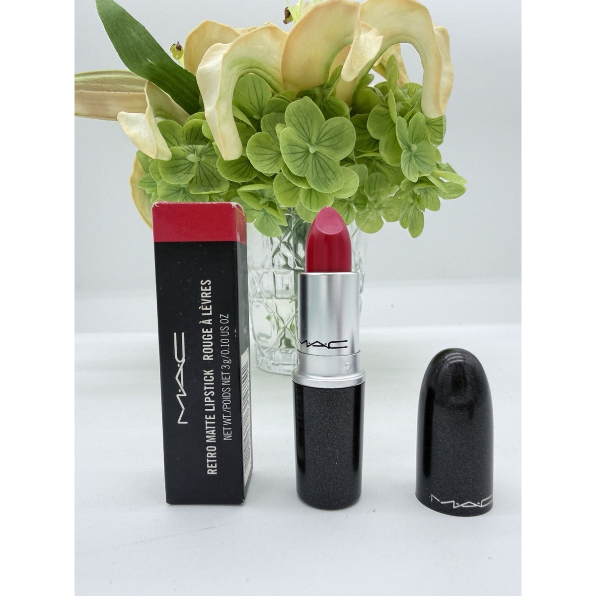 MAC Retro Matte Lipstick - 706 RELENTLESSLY RED - .10 Oz/3g. New in Box