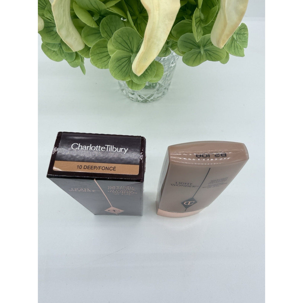 Charlotte Tilbury Light Wonder Foundation 10 Deep / Fonce 40ml / 1.3fl.oz